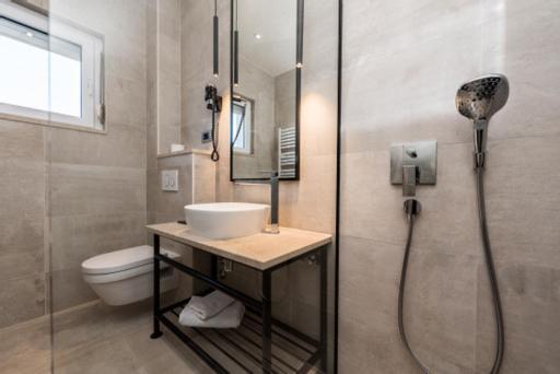 Rooms & Restaurant Matanovi Dvori Sukošan 外观 照片