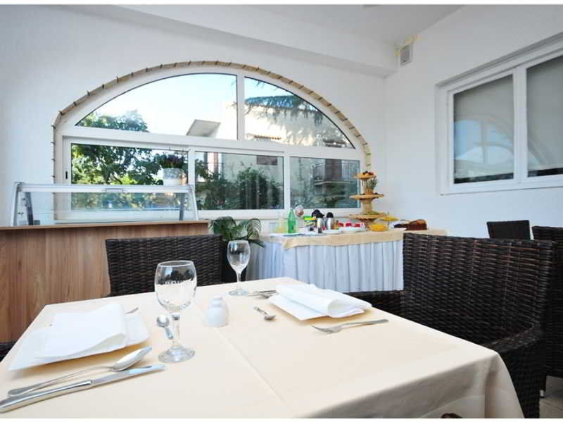 Rooms & Restaurant Matanovi Dvori Sukošan 外观 照片